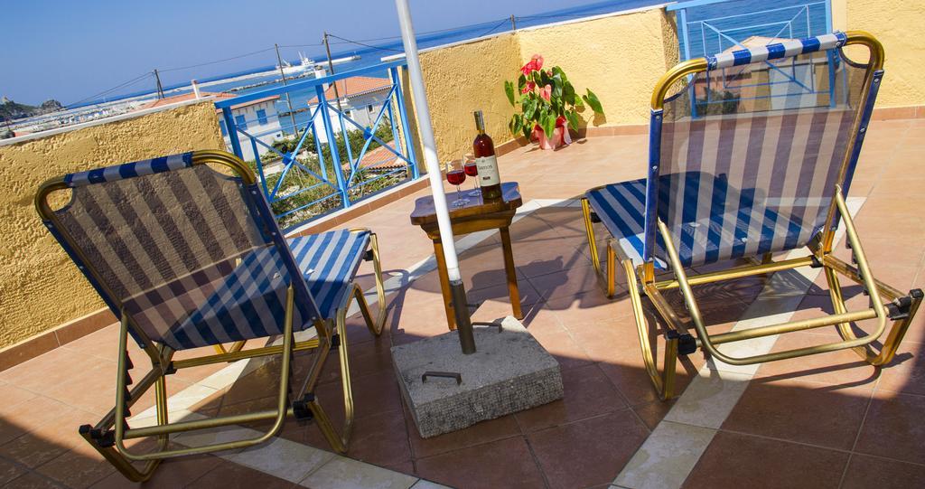 Hesperia Hotel Karlovassi Buitenkant foto