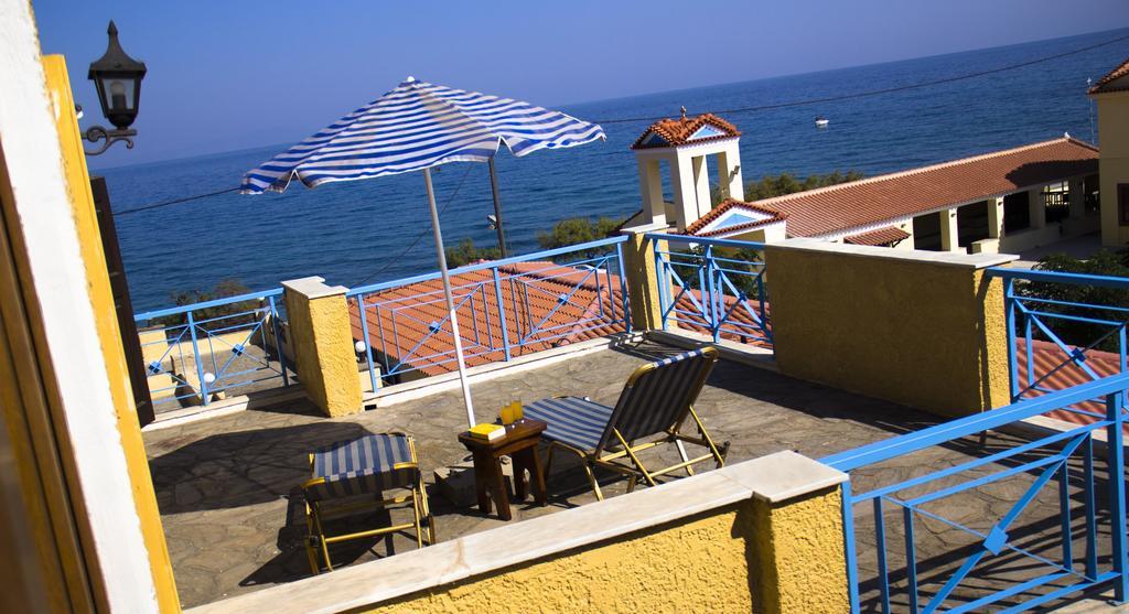 Hesperia Hotel Karlovassi Buitenkant foto