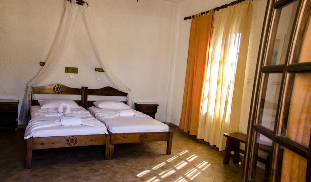 Hesperia Hotel Karlovassi Kamer foto