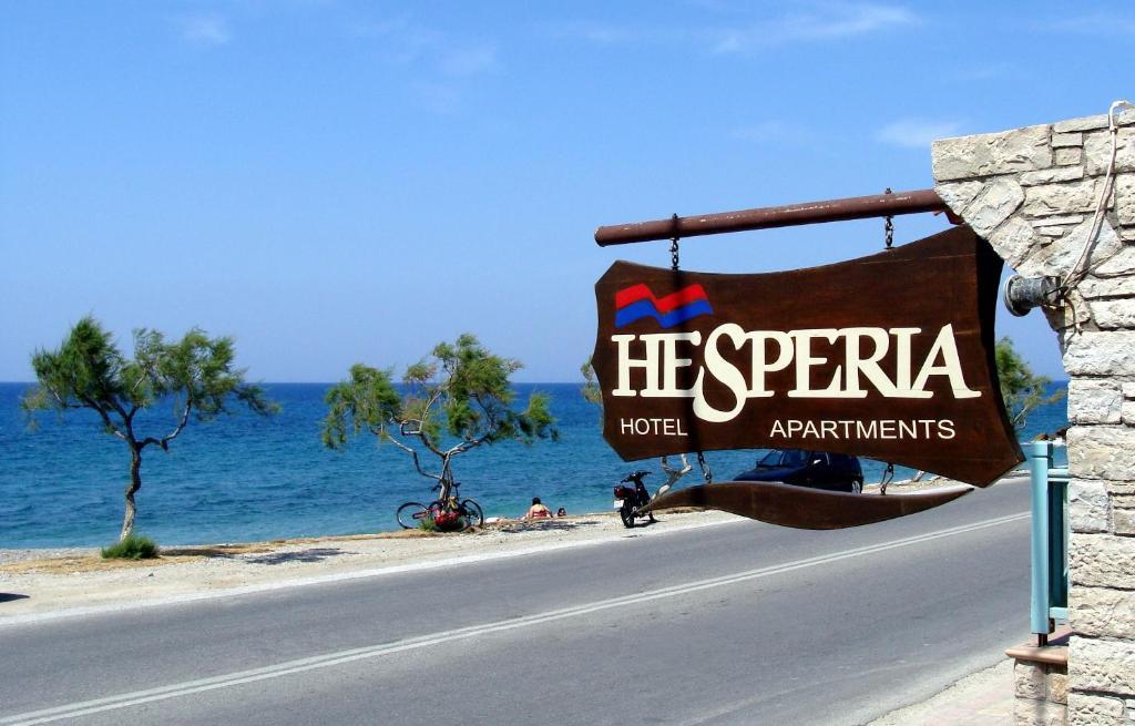 Hesperia Hotel Karlovassi Buitenkant foto