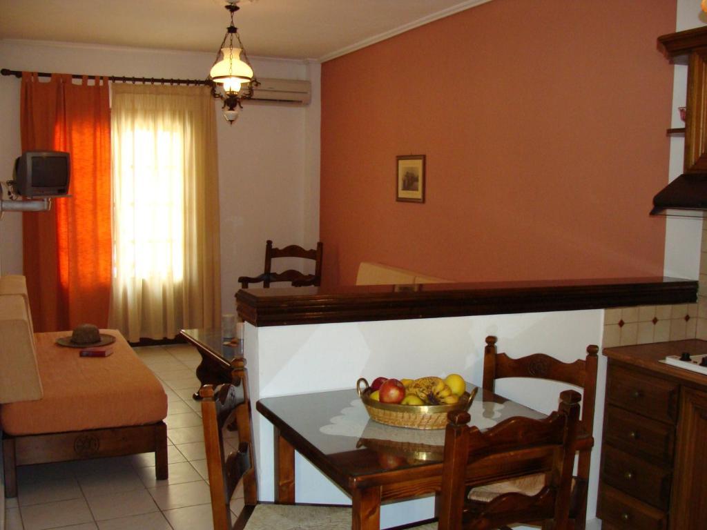 Hesperia Hotel Karlovassi Kamer foto