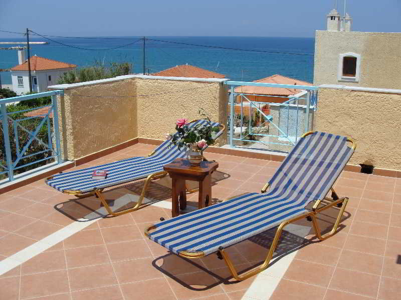Hesperia Hotel Karlovassi Buitenkant foto