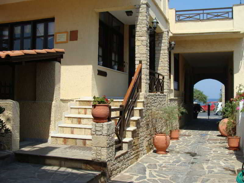 Hesperia Hotel Karlovassi Buitenkant foto
