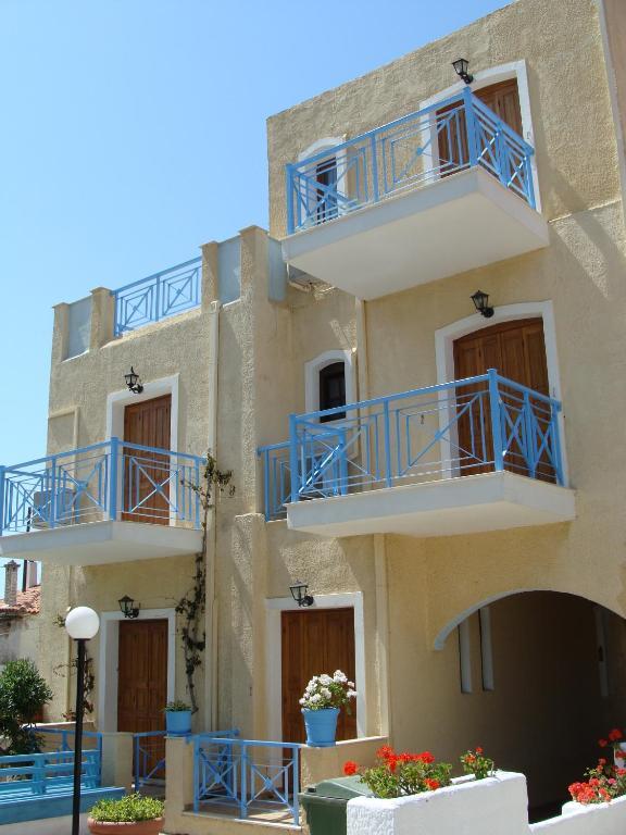 Hesperia Hotel Karlovassi Buitenkant foto