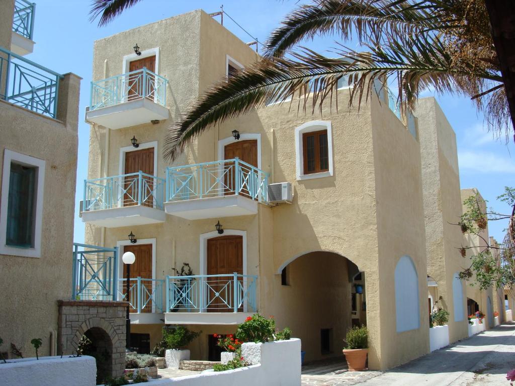 Hesperia Hotel Karlovassi Buitenkant foto